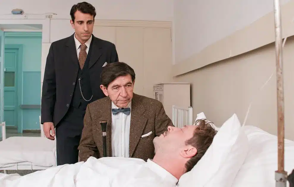 Grand Hotel: Η Αλίκη καταρρέει. Θα πει στον Πέτρο ότι είναι έγκυος; 5 Grand Hotel: Η Αλίκη καταρρέει. Θα πει στον Πέτρο ότι είναι έγκυος;