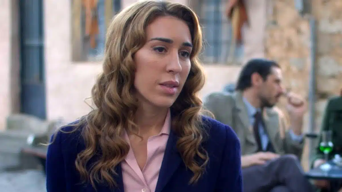 Άγιος Έρωτας: Απόφαση που σοκάρει – Ο Κυριάκος κλείνει την Ελένη στο ψυχιατρείο 6 Άγιος Έρωτας: Απόφαση που σοκάρει – Ο Κυριάκος κλείνει την Ελένη στο ψυχιατρείο