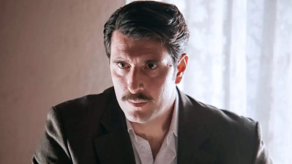 Grand Hotel: Ο Ρήγας κάνει πρόταση γάμου στην Κυβέλη 5 Grand Hotel: Ο Ρήγας κάνει πρόταση γάμου στην Κυβέλη