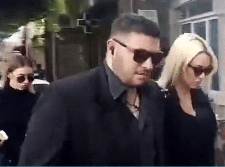 Πάνος Ζάρλας: Tο τελευταίο «αντίο» στη Μυτιλήνη. Συντετριμμένη η  Στέλλα Μιζεράκη. (photos+video)