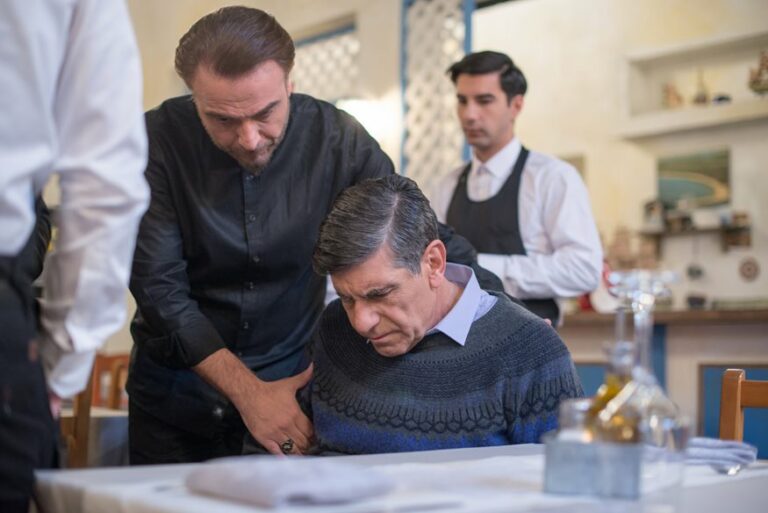 ΠΕΤΑ ΤΗ ΦΡΙΤΕΖΑ: Συγκλονιστικές αποκαλύψεις ο Ορλόφ λέει στον Αντρέα ότι είναι γιος του… και ο Αντρέας εξαφανίζεται (video)