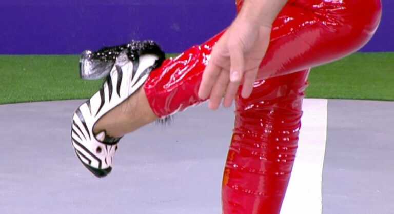 Καλό μεσημεράκι: Αποκλείεται! Μας «έστειλε» με τη γόβα της! (Video)