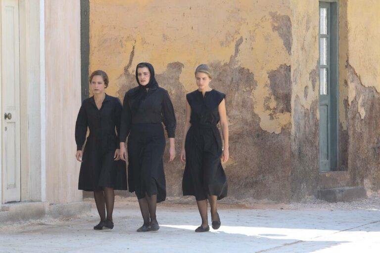 Άγριες Μέλισσες: Η Λενιώ παρακολουθεί τη σειρά και η φώτο της στο Instagram γίνεται viral! (Photo)