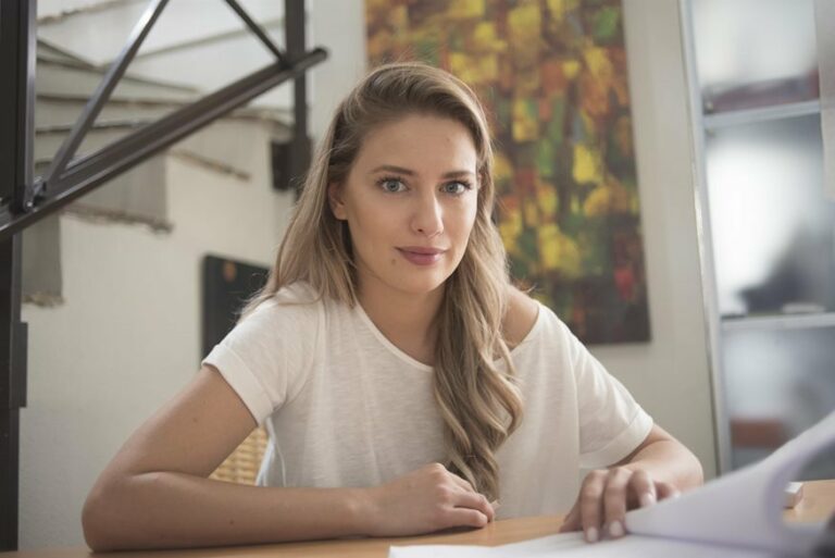 ΓΥΝΑΙΚΑ ΧΩΡΙΣ ΟΝΟΜΑ: Β ΚΥΚΛΟΣ ΕΠΕΙΣΟΔΙΟ 40 (VIDEO)