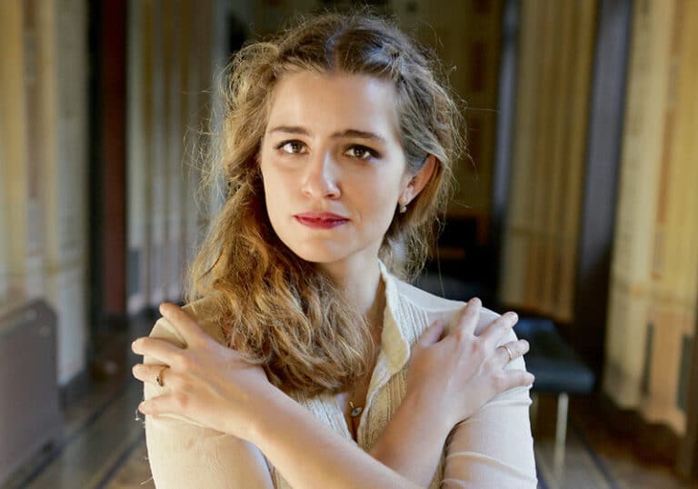 Η Μαρία Κίτσου αποκαλύπτει ότι οι εξελίξεις στις Άγριες Μέλισσες θα είναι καταιγιστικές! (video)