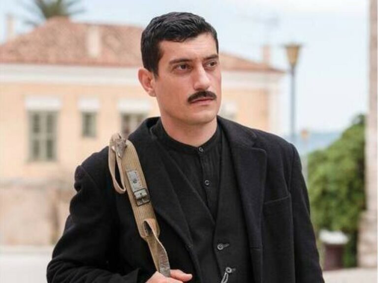 ΤΟ ΚΟΚΚΙΝΟ ΠΟΤΑΜΙ: Πανταζάρας: «Διαβάζω τα σενάρια και με παίρνουν τα κλάματα. Τρέμω μη με δει κάποιος»