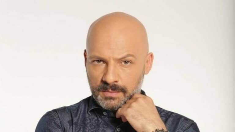 Σύντροφος παίκτριας του GNTM έστειλε μήνυμα στον Μουτσινά: «Πρόσεχε πως μιλάς»