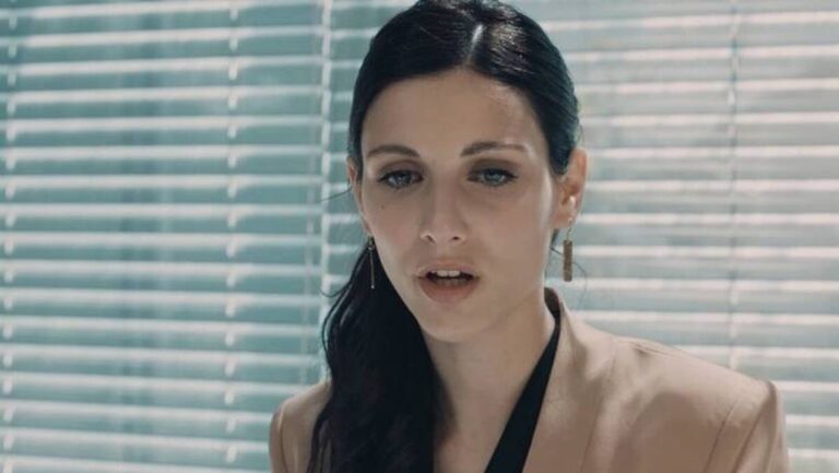 8 ΛΕΞΕΙΣ: Ο εκβιασμός, η νέα συνεργασία και οι αποκαλύψεις που αφήνουν άφωνους τους πάντες