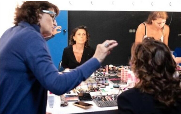 Άγριες Μέλισσες: Η Διδασκάλου αποχαιρετά την ενδυματολόγο της σειράς – Το συγκινητικό μήνυμα