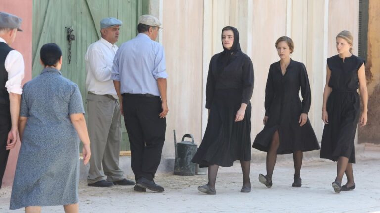 Άγριες Μέλισσες: Η σύλληψη της Ελένης, το εξώγαμο της Δρόσως και τα ένοχα μυστικά