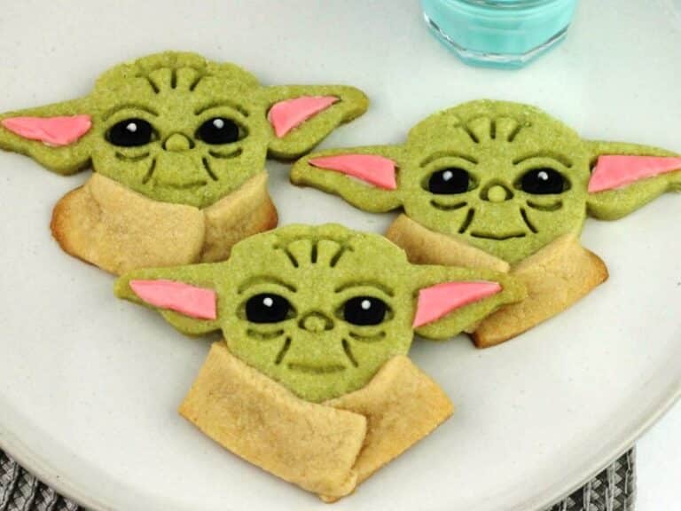Viral στο Διαδίκτυο έχουν γίνει τα χριστουγεννιάτικα «baby Yoda» μπισκοτάκια!