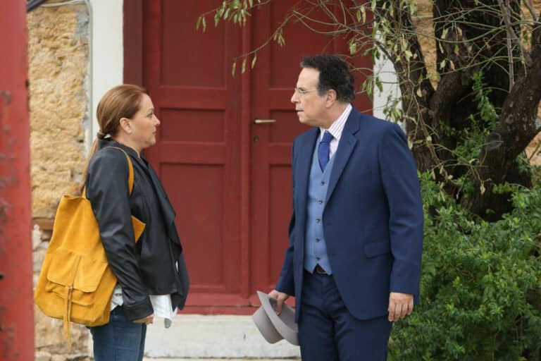 Ανατροπή στο Καφέ της Χαράς! Αυτή θα ανοίξει το Καφέ και δεν πάει το μυαλό σας!