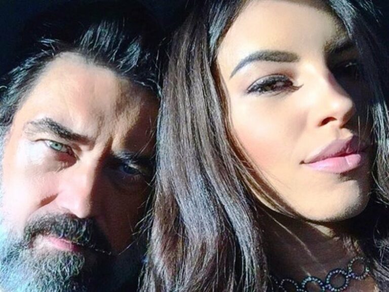 Αγκαλιά με τον Τούρκο ηθοποιό Μπουράκ Χακί η Χαρά από το GNTM