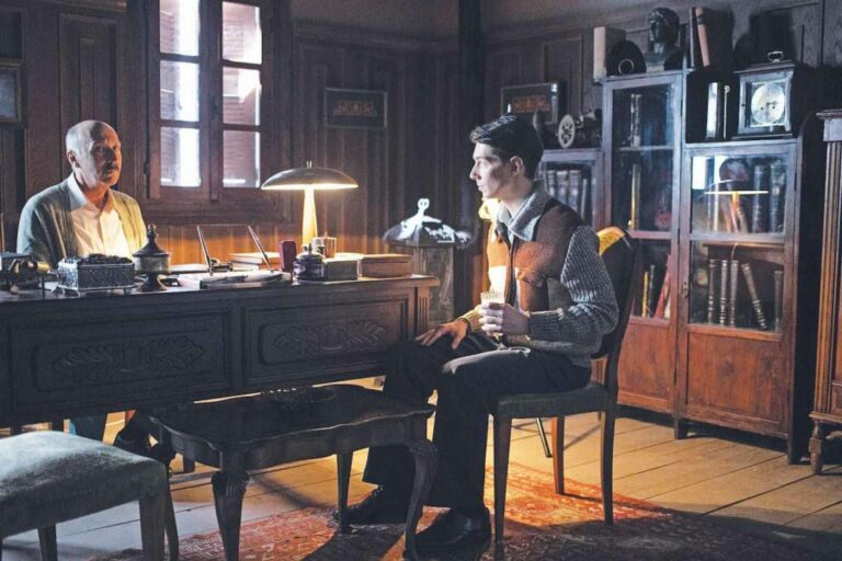 ΑΓΡΙΕΣ ΜΕΛΙΣΣΕΣ: ΕΠΕΙΣΟΔΙΑ 42-43