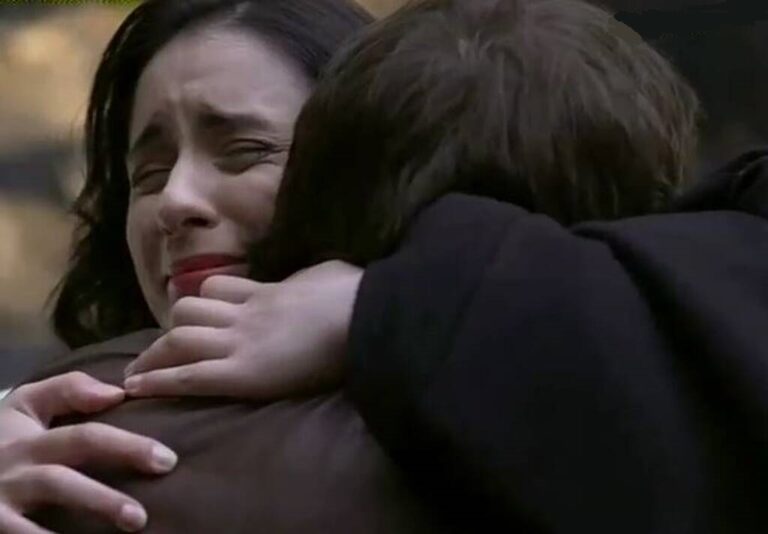 Το Καφέ της Χαράς: Αυτή είναι η πρώτη συγκινητική σκηνή της Βάλιας και του Μανωλάκη! (VIDEO)