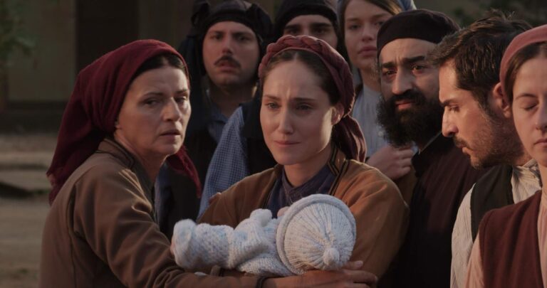 Κόκκινο Ποτάμι: οι Τούρκοι στήνουν κρεμάλες στην πλατεία της Αμισού (Video)