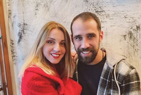 Φουλ ερωτευμένη η Ματίνα Νικολάου! Το δημόσιο φιλί στον σύντροφο της Βασίλη Πορφυράκη!