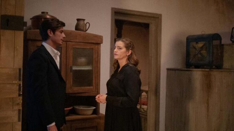 Άγριες Μέλισσες: Η Ελένη προδομένη στα σκαλιά της εκκλησίας