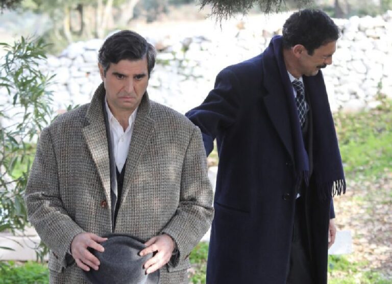 ΑΓΡΙΕΣ ΜΕΛΙΣΣΕΣ: Το μυστικό που θα αλλάξει τις ζωές όλων -Η στιγμή της αποκάλυψης