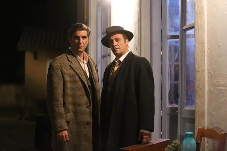 Άγριες Μέλισσες: Νέοι Έρωτες Και Νέες Περιπέτειες