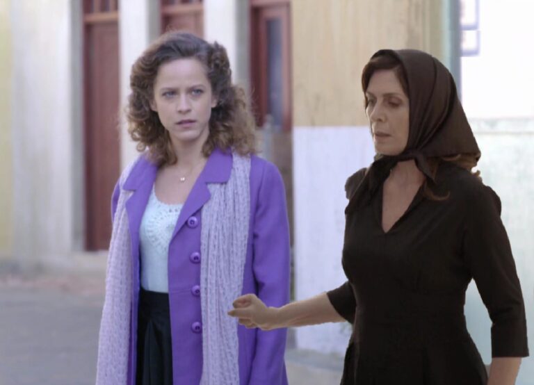 Άγριες Μέλισσες: Η Μυρσίνη Και Η Ψεύτικη Εγκυμοσύνη Της Ασημίνας