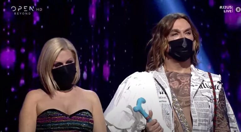 J2US: Αποχώρησαν ο Τρύφωνας Σαμαράς κι η Έφη Σαρρή Δεν κατάφεραν να ανατρέψουν τη χαμηλή βαθμολογία της επιτροπής