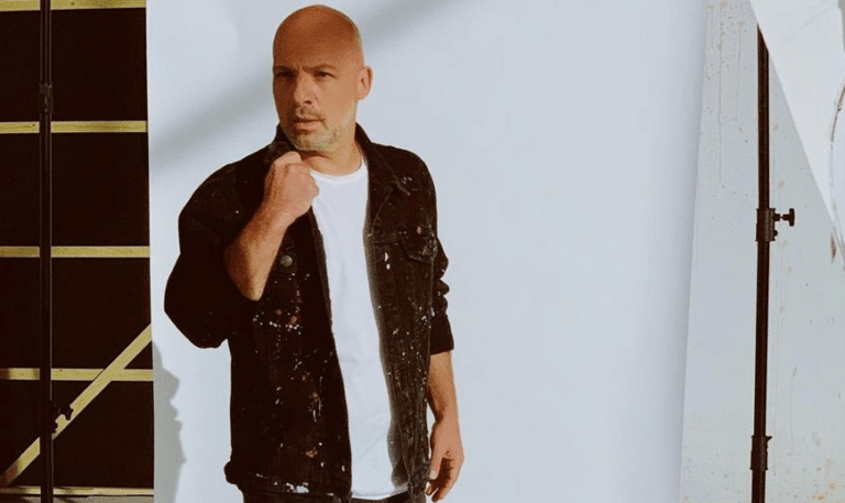 Νίκος Μουτσινάς: Η δημόσια συγγνώμη μετά την αντίδραση των αστυνομικών για δημοσίευσή του