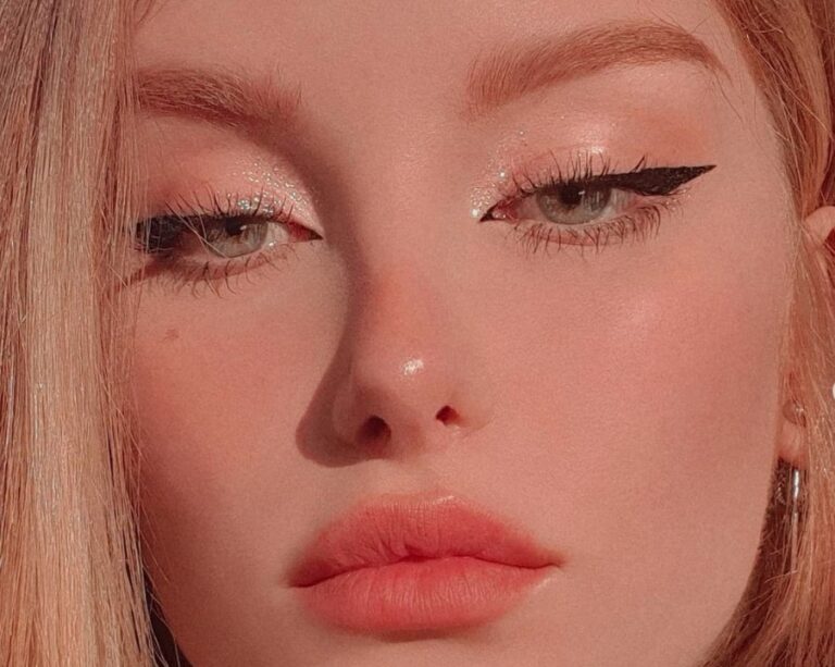 Το «καρφί» της Ξένιας στους haters που ασχολήθηκαν με το προγούλι της! (pic)