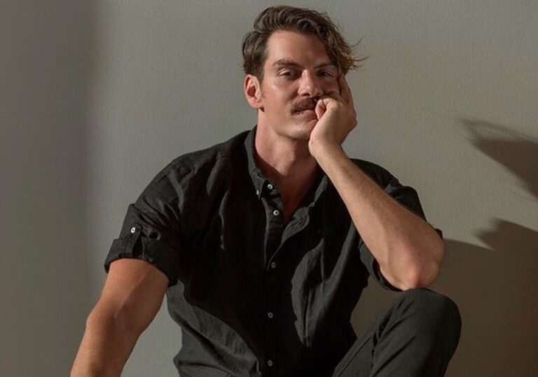 Θυμάσαι σε ποιο video clip έχεις δει τον Κωνσταντή από τις Άγριες Μέλισσες;