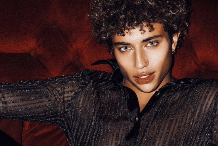 Ηρακλής Τσουζίνοβ: Ο νικητής του GNTM ποζάρει με ροζ μαλλιά και είναι αγνώριστος