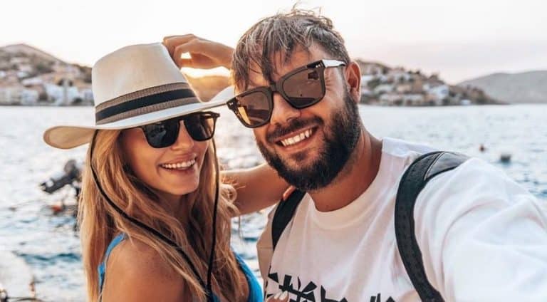 Πέτρος Πυλαρινός: Οι φωτογραφίες με την Βάλια Χατζηθεοδώρου και το τρυφερό φιλί