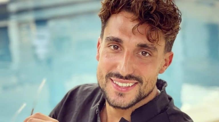 Ο Σάκης Κατσούλης ποζάρει αγκαλιά με τη μητέρα του και συγκινεί με τα λόγια του για εκείνη – Η κοινή φωτογραφία και το μήνυμα αγάπης!