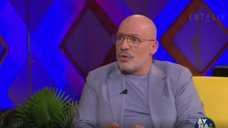 Νίκος Μουτσινάς: Η ερώτηση της Μαίρης Συνατσάκη για ένα “αμαρτωλό” βράδυ που πέρασαν στην Κύθνο