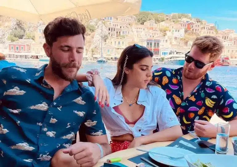 Survivor: Στα γενέθλια του James η Άννα Μαρία Βέλλη και ο Νίκος Μπάρτζης. Έδωσαν απαντήσεις στο αν μιλάνε (video)