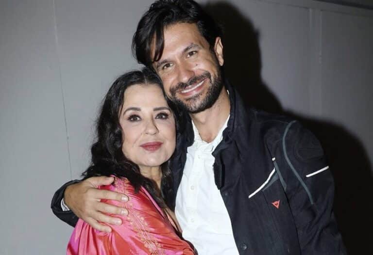 Ορφέας Αυγουστίδης: Η τρυφερή φωτογραφία από τότε που χωρούσε στην αγκαλιά της μαμάς του, Μαρίας Τζομπανάκη