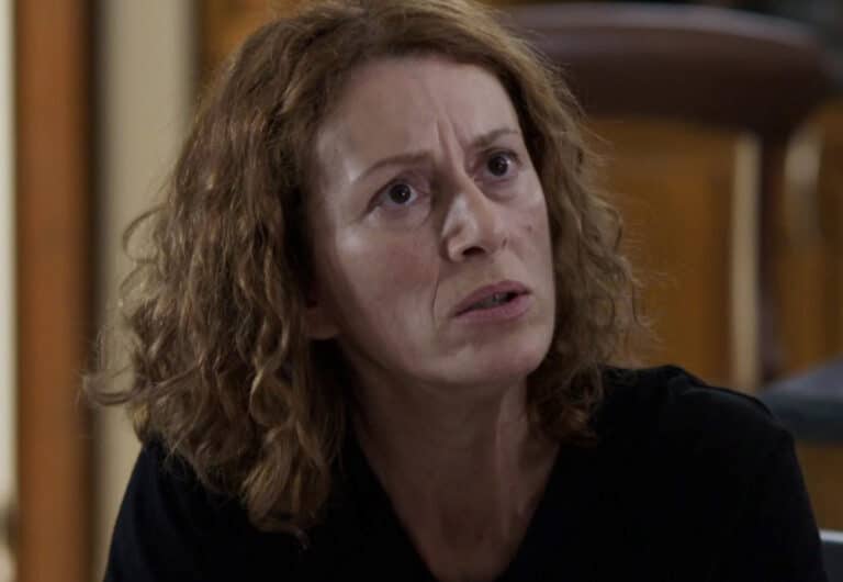 Στέλλα Φυρογένη: H ηλικία, οι σπουδές και ο ρόλος της Χάιδως στην “Γη της Ελιάς” Όλα όσα δεν γνωρίζατε για αυτήν!