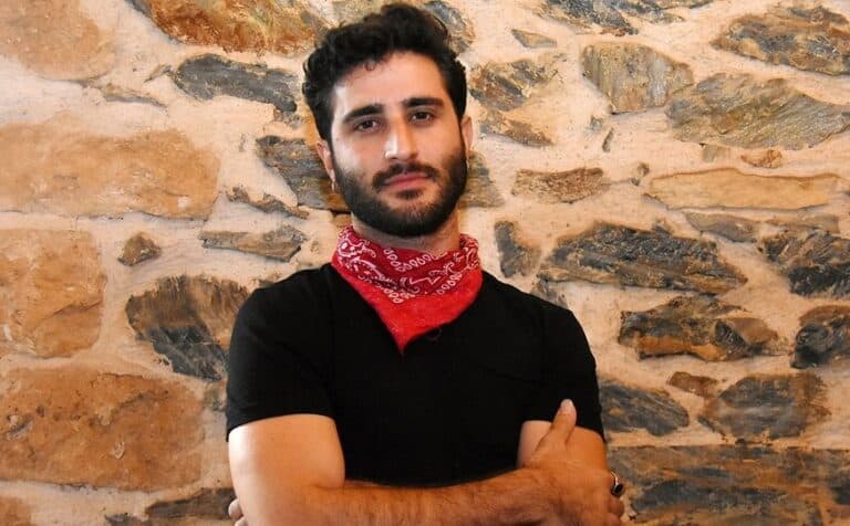 Ο Παράδεισος των κυριών: Ο Μπάμπης από τις Άγριες Μέλισσες σε ρόλο έκπληξη