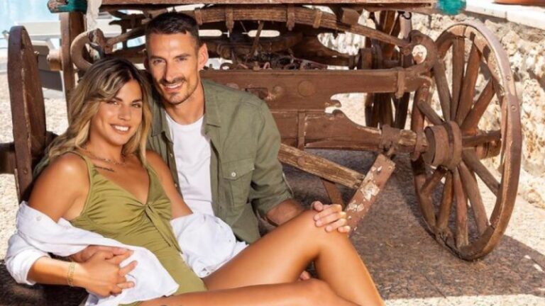 Παντρεύονται σήμερα η Σταυρούλα Χρυσαειδή και ο Παναγιώτης Τριβυζάς με άρωμα Survivor – Κοιμήθηκε μόνη στον καναπέ πριν την μεγάλη μέρα