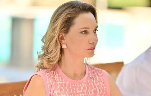 0e51ff9c008f4271d03613aa20e63c72_M - DIAVASETO.GR