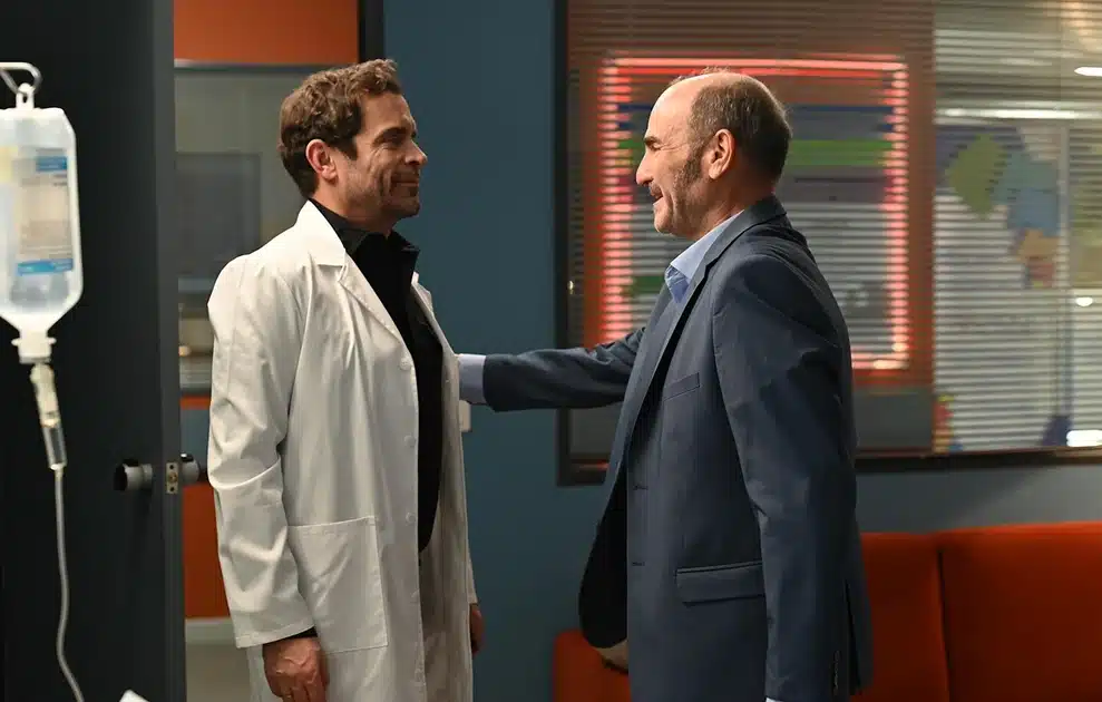 giatros4 - DIAVASETO.GR