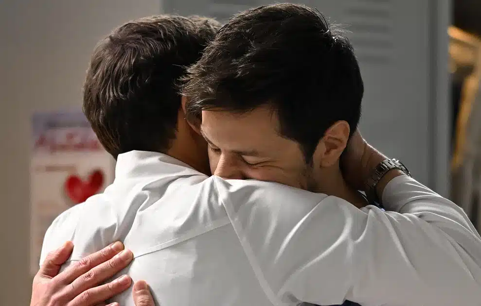 giatros6 - DIAVASETO.GR