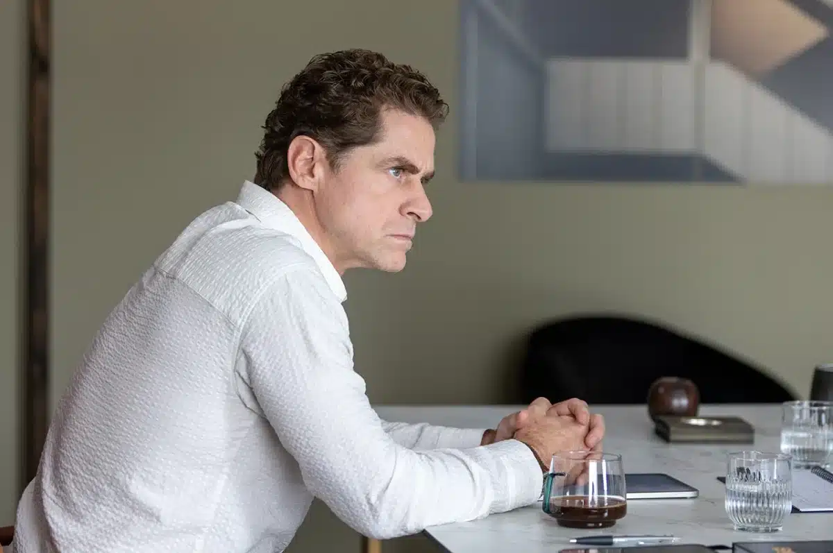 MEGA_-ΜΙΑ-ΝΥΧΤΑ-ΜΟΝΟ-13-1200x797 - DIAVASETO.GR