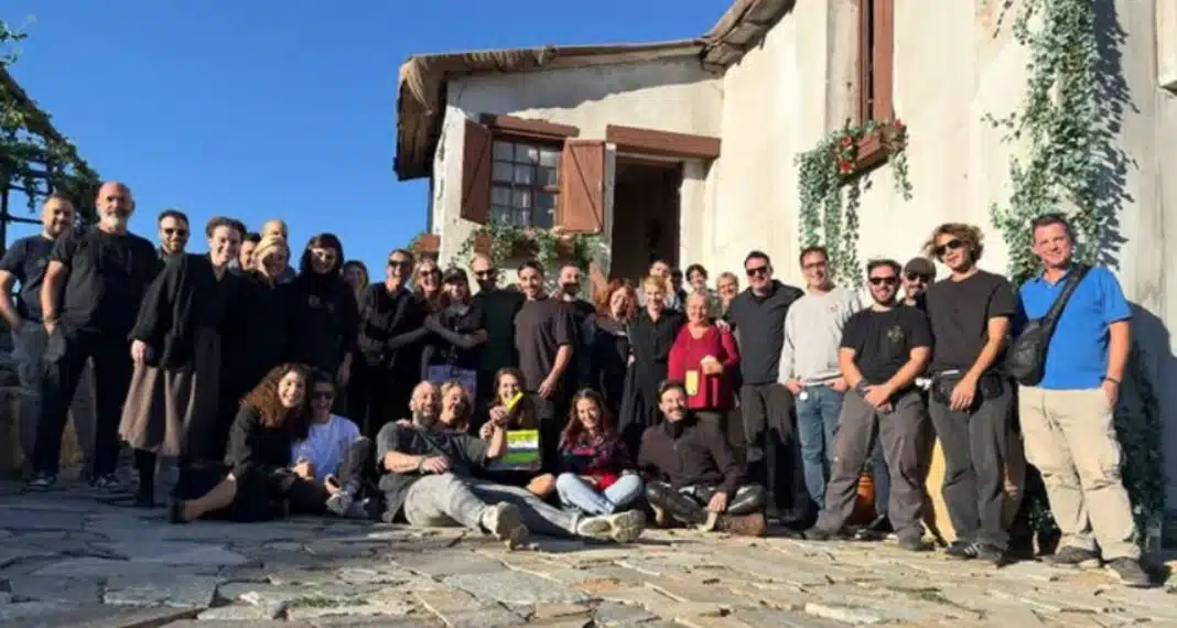 agios-erotas-zontani-i-mana-tis-doras-i-apokalypsi - DIAVASETO.GR