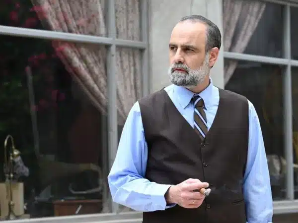 giatros4 - DIAVASETO.GR