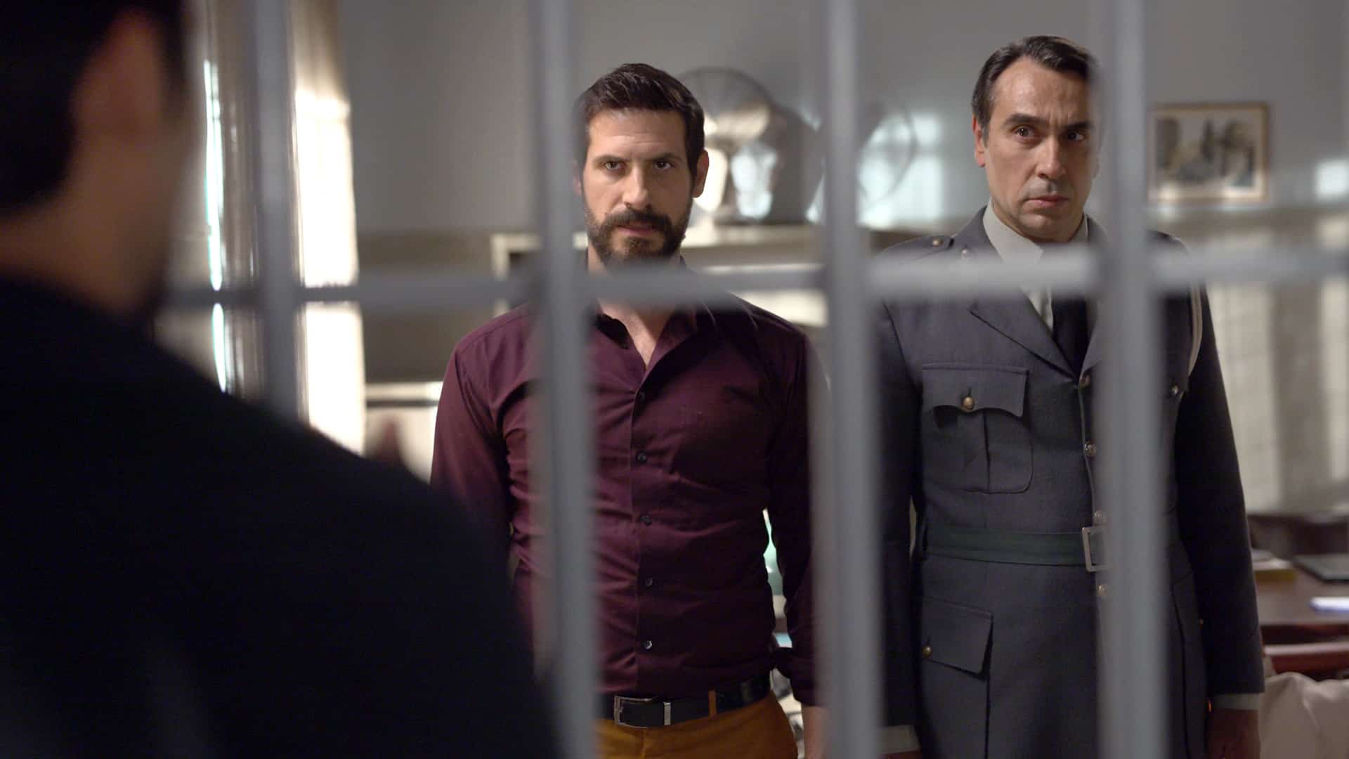 ΕΠΕΙΣΟΔΙΟ 33 4 - DIAVASETO.GR