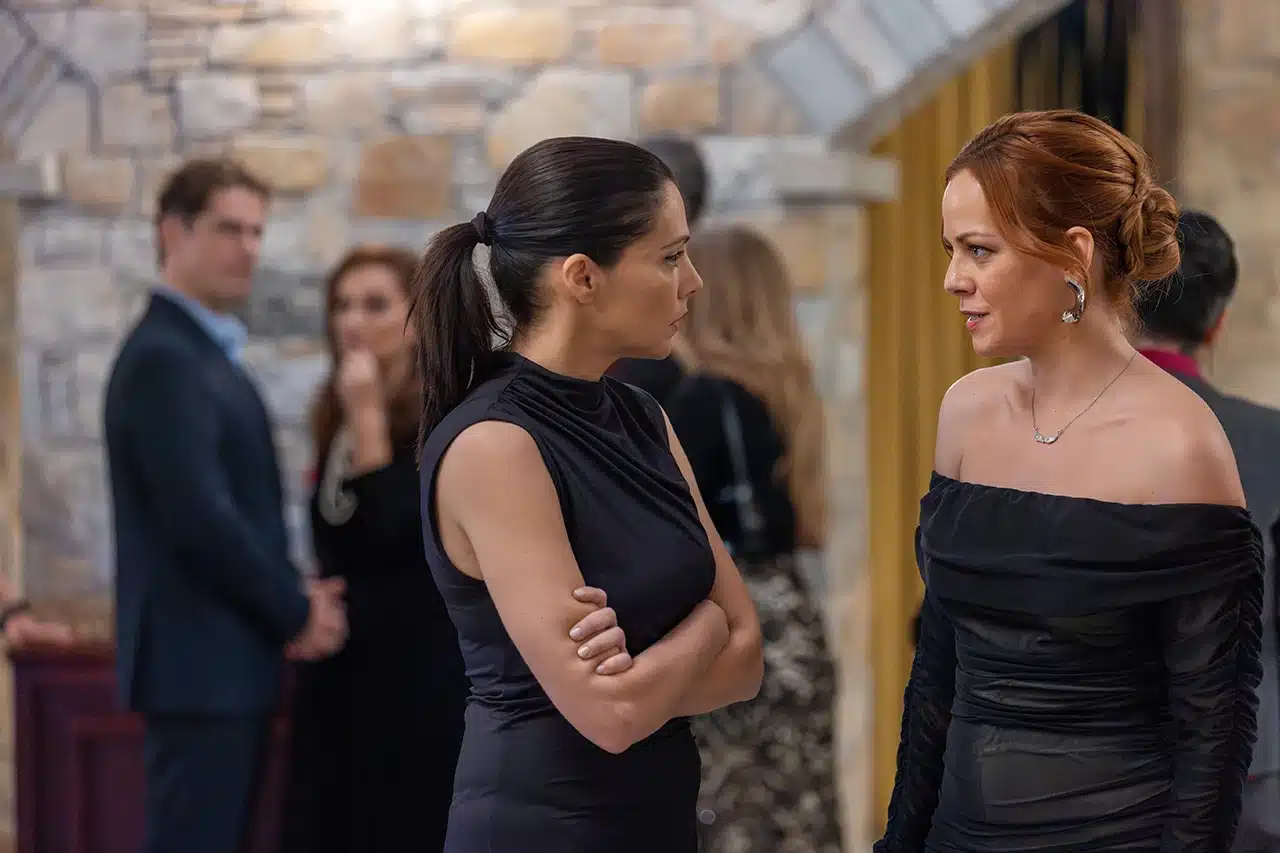 ΜΙΑ-ΝΥΧΤΑ-ΜΟΝΟ-8 - DIAVASETO.GR