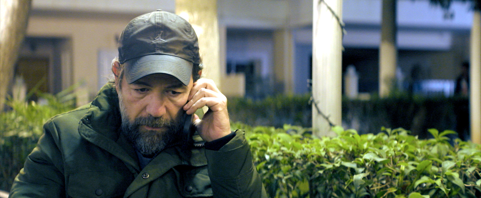 agios-erotas-i-chloi-apokalyptei-stin-eleni-oti-tis-eide-me-tin-anna-kai-prospat - DIAVASETO.GR